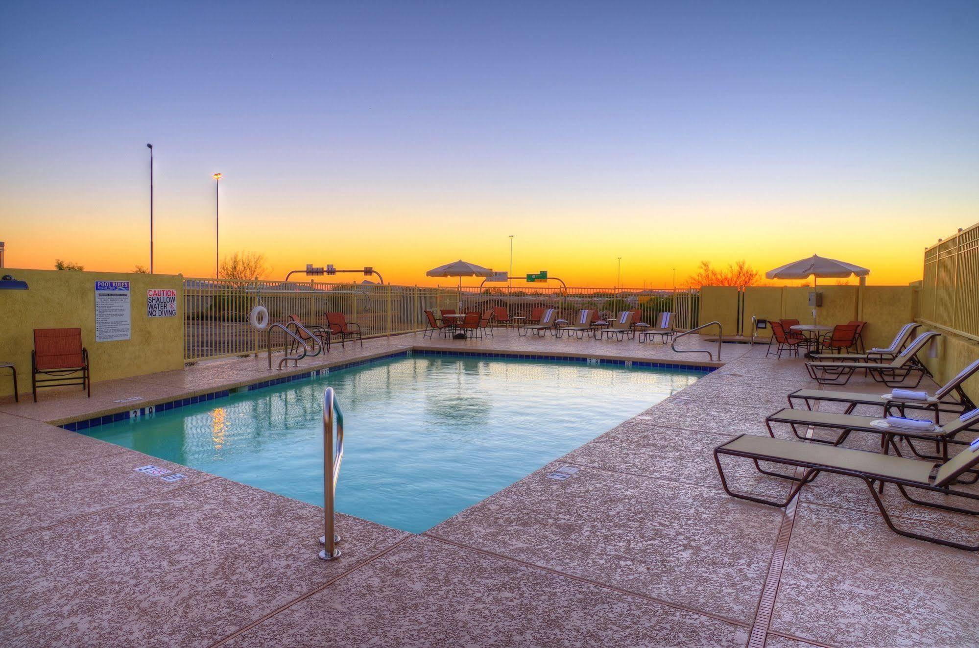 Holiday Inn Express & Suites - Phoenix North - Scottsdale By Ihg Extérieur photo